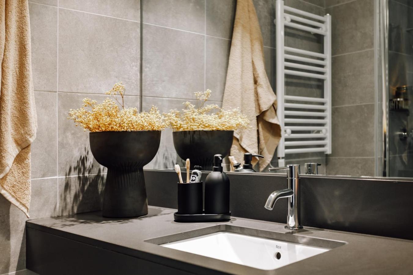 Botijo - 2 Bedrooms In Eixample Esquerra Barcelona