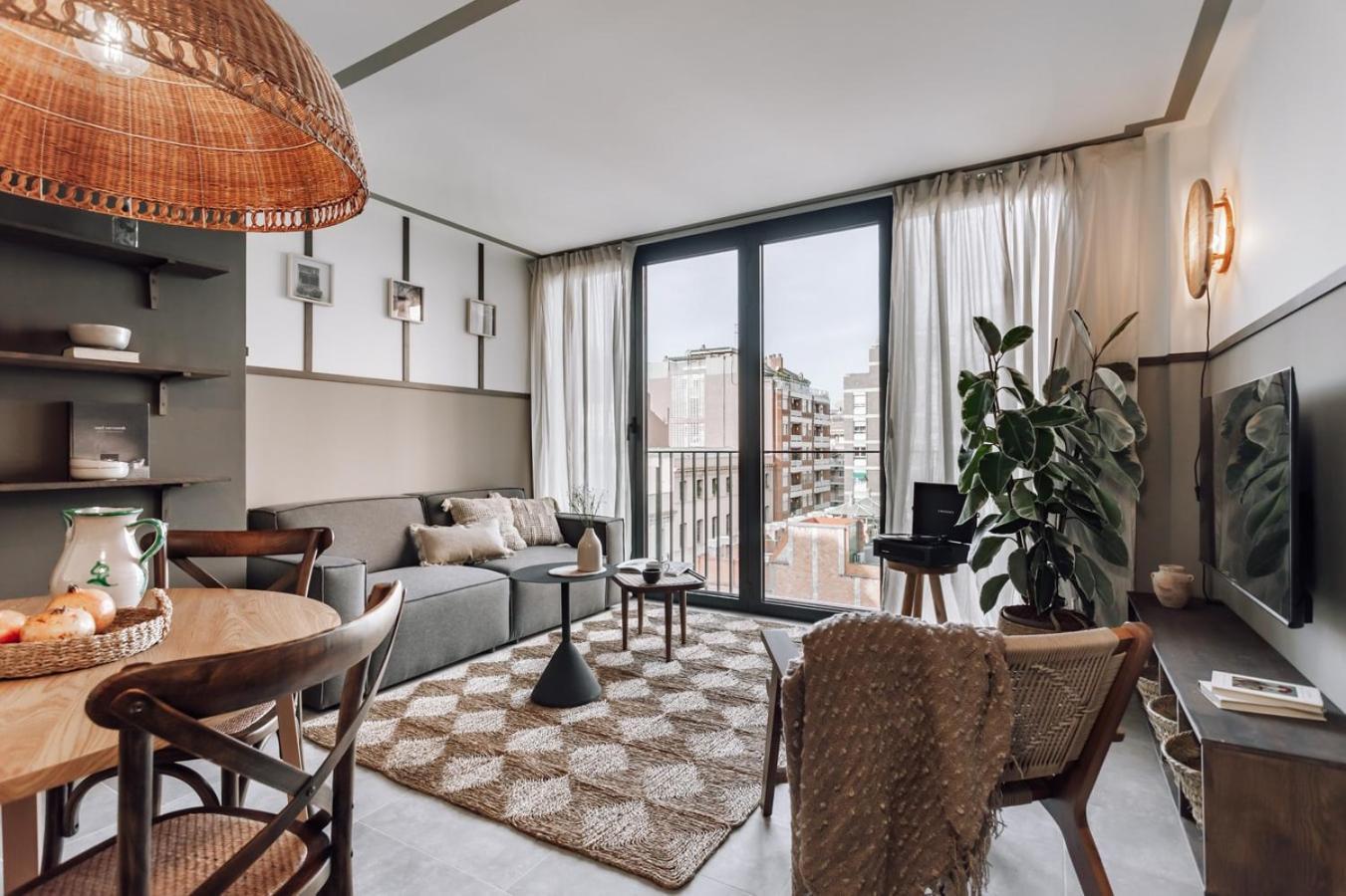 Botijo - 2 Bedrooms In Eixample Esquerra Apartment